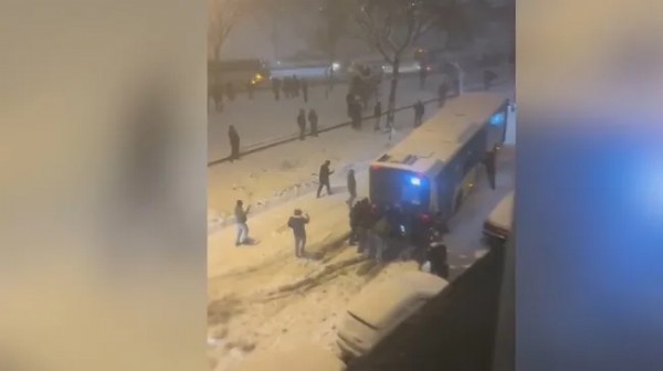 İstanbul'da hayat felç! Her yağışta aynı manzara